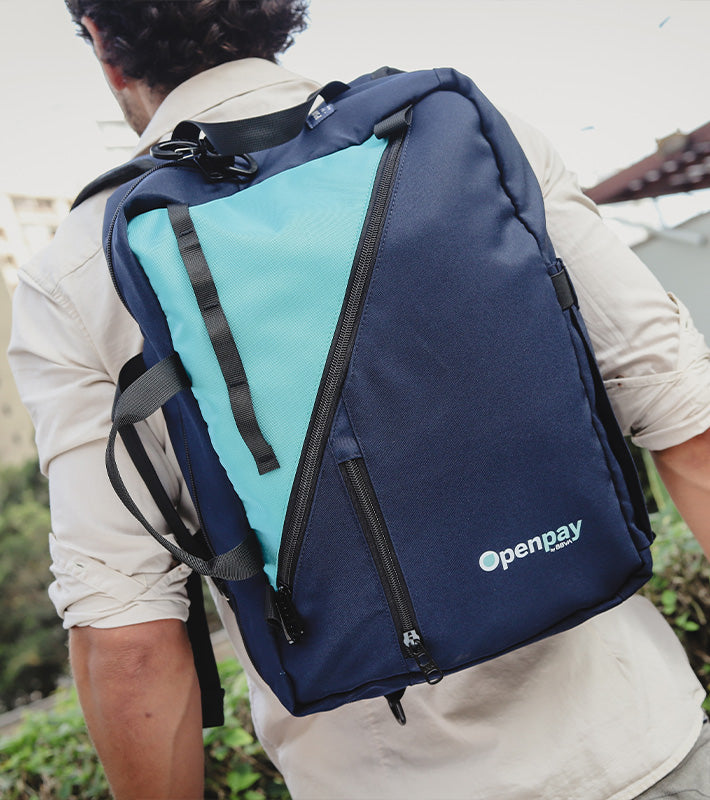 Maletín ejecutivo personalizado para Softys, pensado para oficina y reuniones, con diseño práctico hecho por Piola Bags