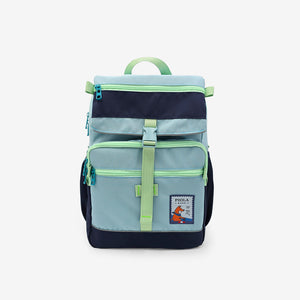 Vista frontal de la mochila Jardín Celeste con cierres verdes y bolsillo superior. Mochila peruana ideal para el día a día.