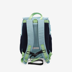 Vista trasera de la mochila Jardín Celeste con correas acolchadas y faja ajustable. Hecha en Perú para acompañarte siempre.