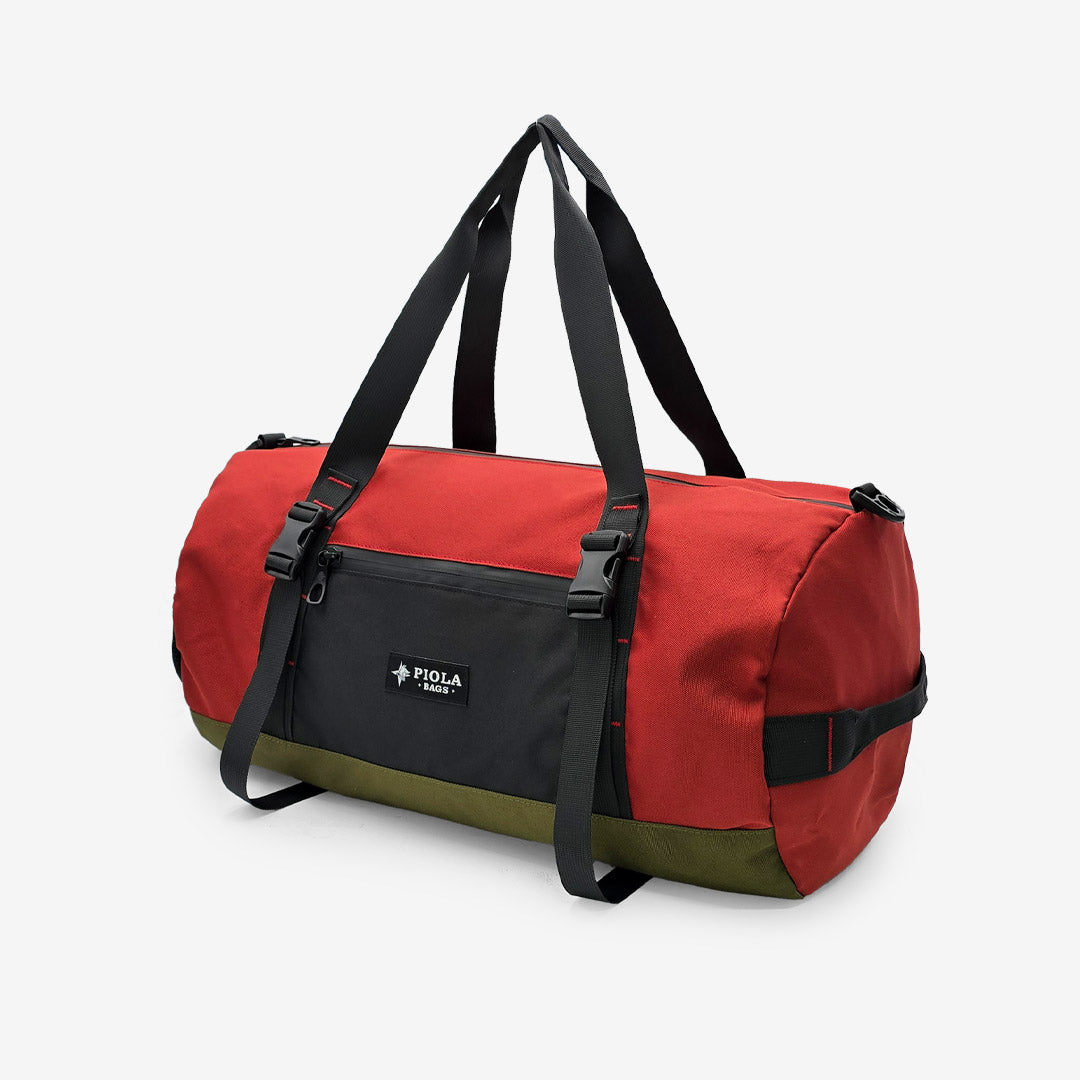 maletín Sprint guinda con detalles en negro y base oliva, ideal para ciudad o gym, elaborado como producto local por Piola Bags.