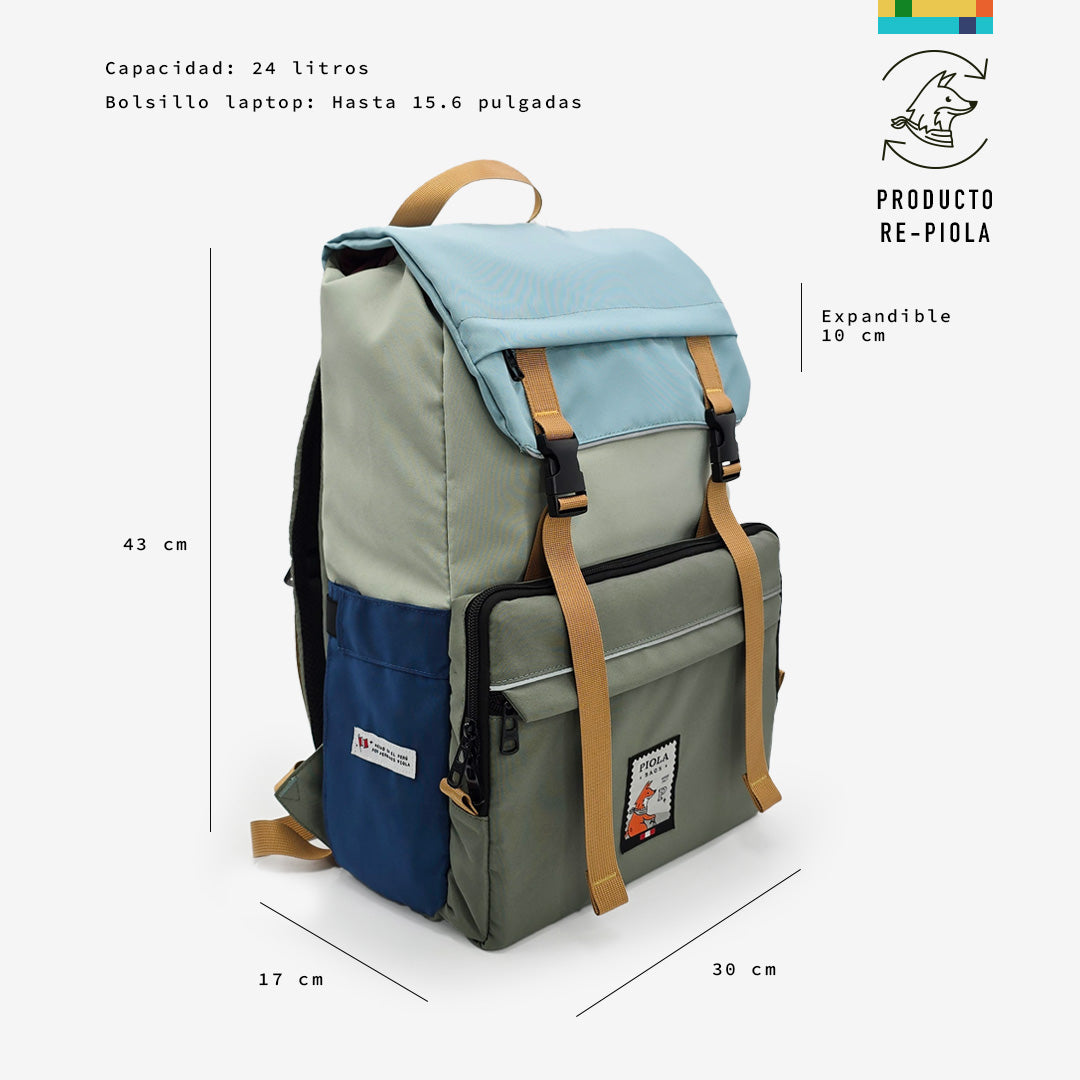 Mochila peruana de 24L con bolsillo para laptop y diseño urbano funcional, ideal para oficina o viajes, hecha en Perú.