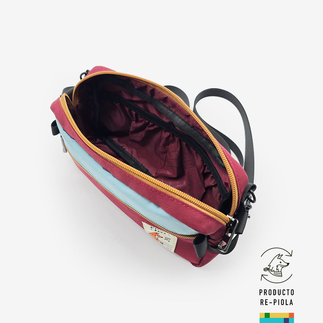 Postal Celeste-Guinda