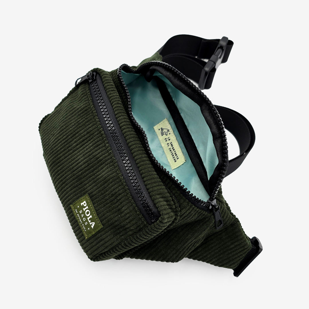canguro jiron color verde pino abierto - práctico y cómodo para actividades urbanas. Piola Bags